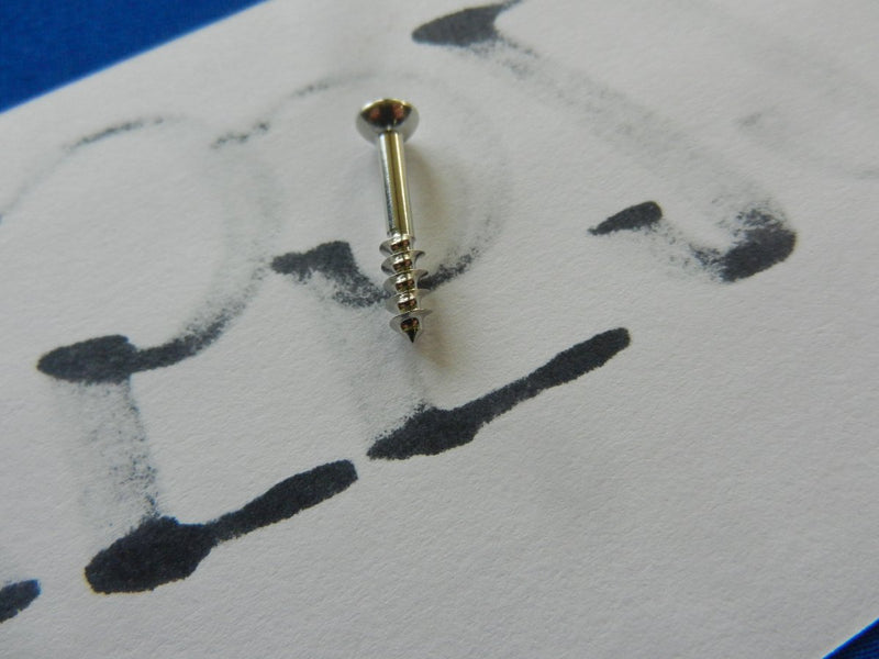 DePuy Synthes 4.0MM CANCELLOUS BONE SCREW, PARTIALLY THREADED, 18MM – 1 ea